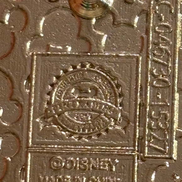 Disney Peter Pan 2012 Mickey Ears Trading Pin - Picture 3 of 3